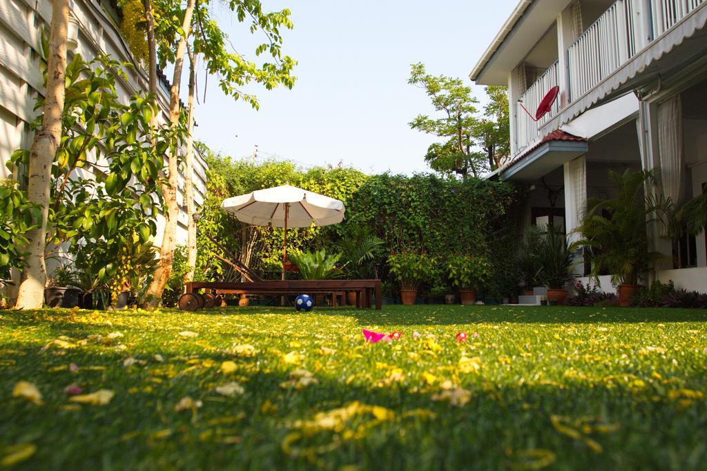 Barefeet Naturist Resort (Adults Only) Bangkok Luaran gambar