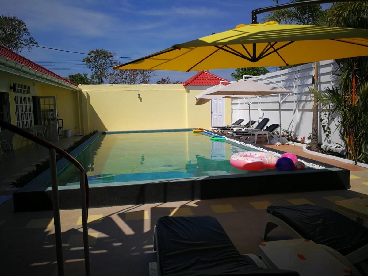 Barefeet Naturist Resort (Adults Only) Bangkok Luaran gambar