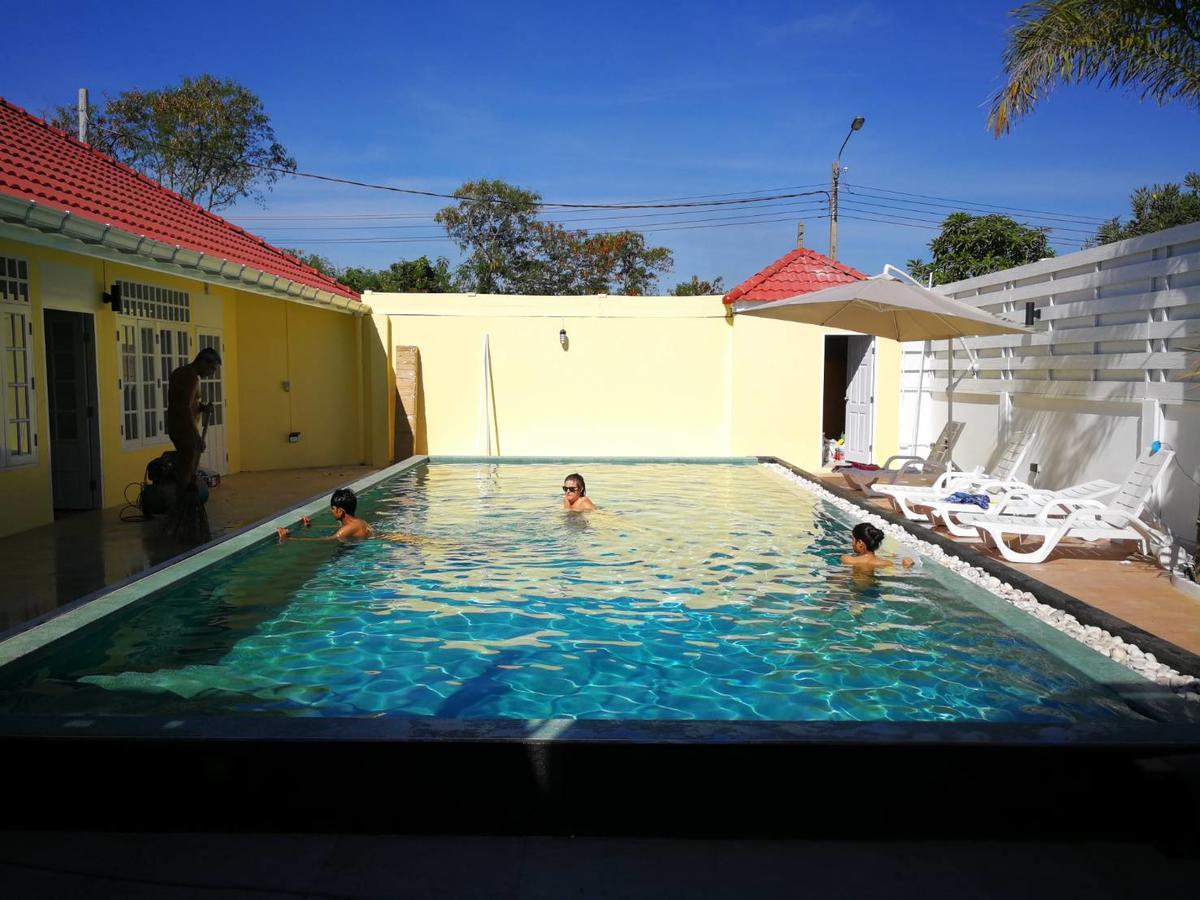 Barefeet Naturist Resort (Adults Only) Bangkok Luaran gambar