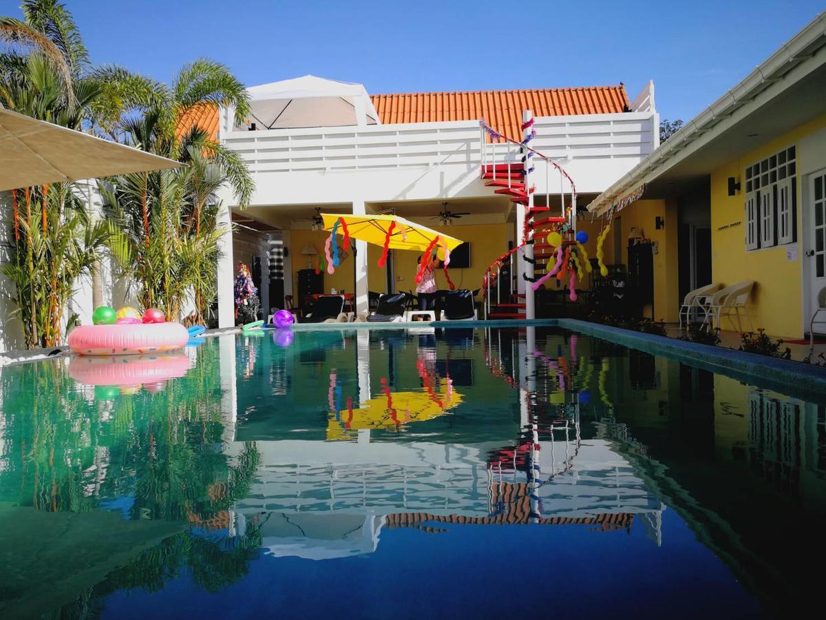 Barefeet Naturist Resort (Adults Only) Bangkok Luaran gambar