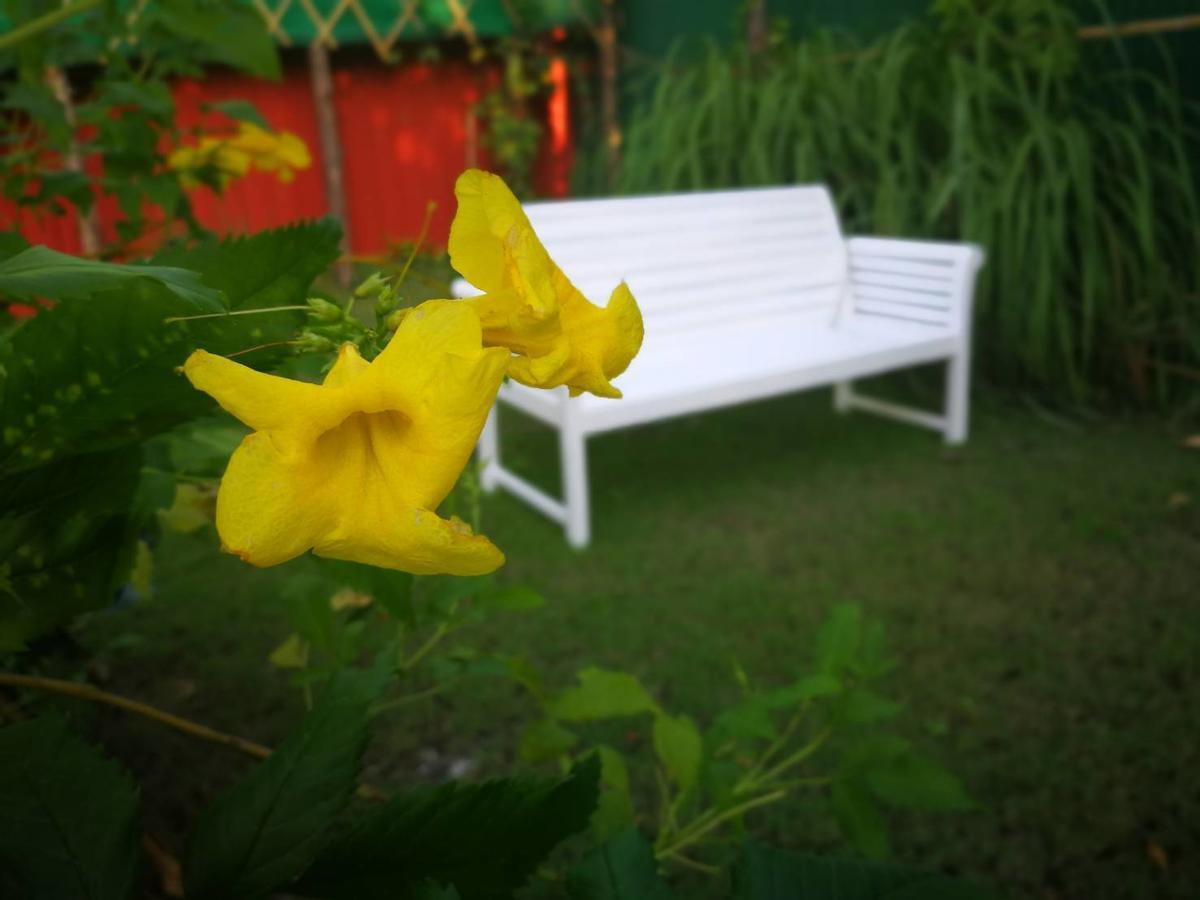 Barefeet Naturist Resort (Adults Only) Bangkok Luaran gambar