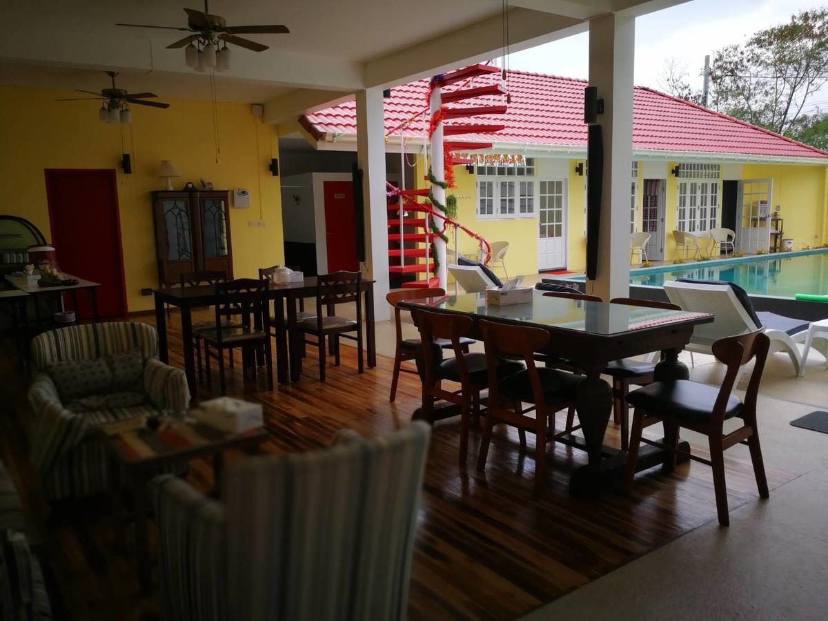 Barefeet Naturist Resort (Adults Only) Bangkok Luaran gambar
